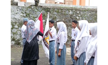 Pelantikan Pengurus OSIS 2022-2023; Ini Harapan Kepala Sekolah SMK Pembangunan Kota Ternate.